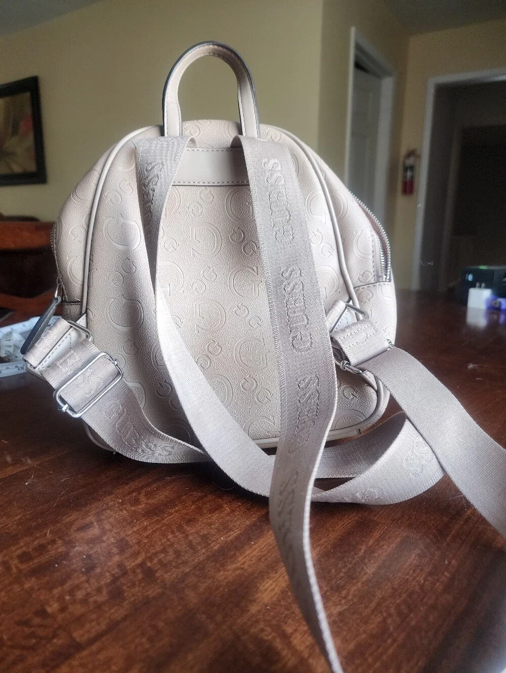 N/A guess taupe